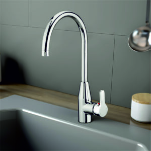 Grafdoer modern kitchen faucet FC 7163 installed on kitchen sink